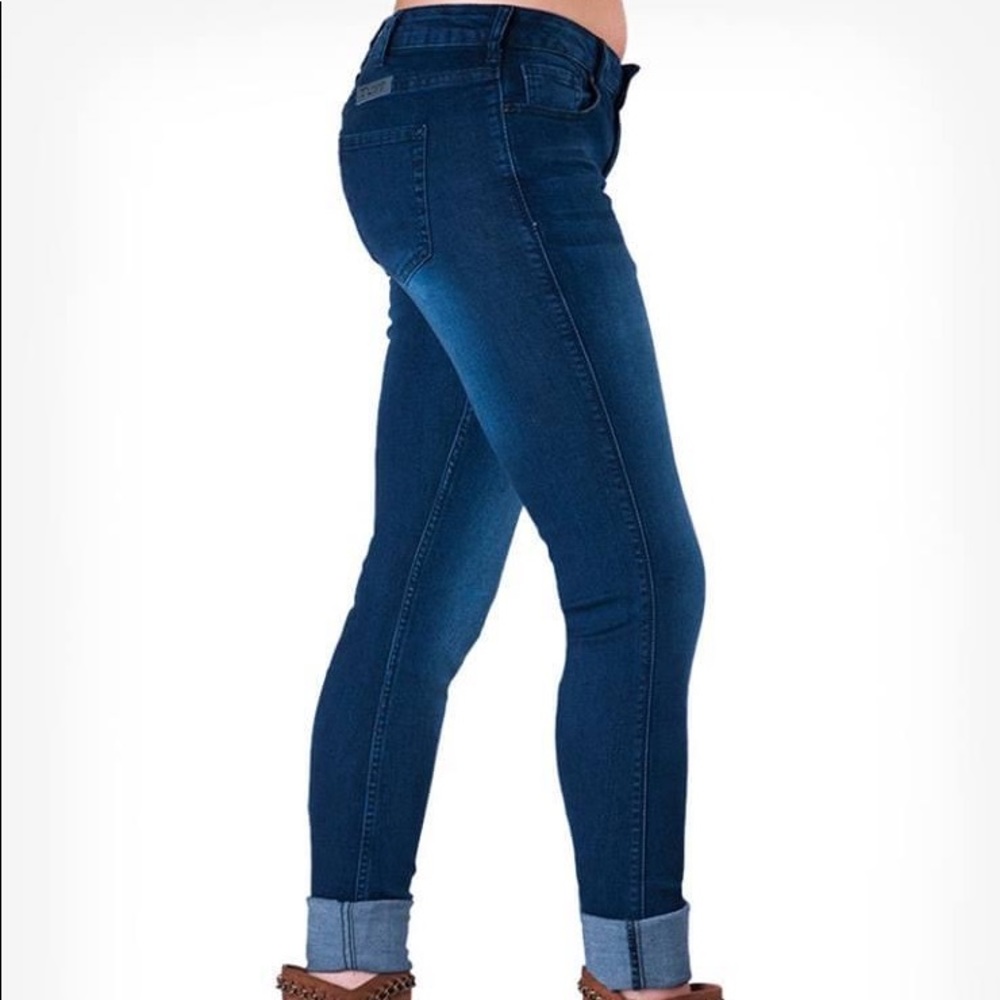 Just Tuff Skinny